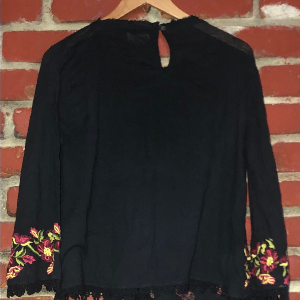 Embroidered blouse (used)